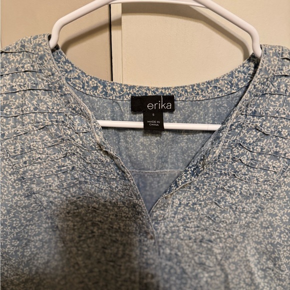 Erika Light Blue Floral Blouse Denim Chambray Look size small - Picture 2 of 7